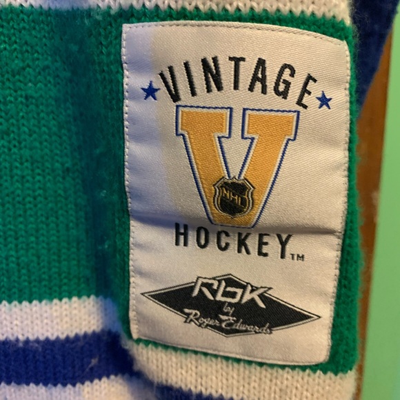 Vancouver Canucks Roger Edwards Hockey Jersey - Picture 5 of 6